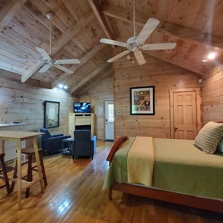 New River Trail Cabins Galax Экстерьер фото
