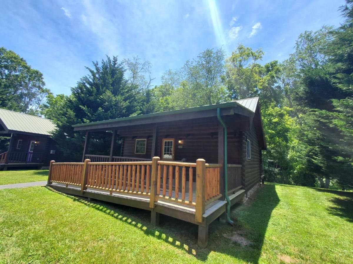 New River Trail Cabins Galax Экстерьер фото